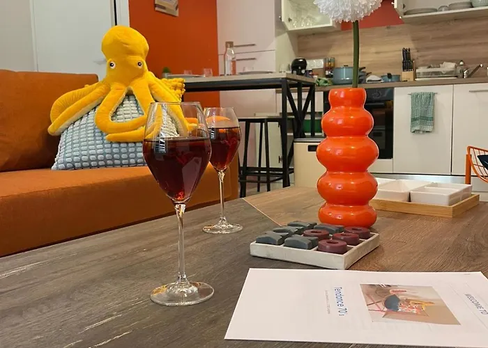 Nouveau! Climatisé à 100m Du Marché- Tendance 70's