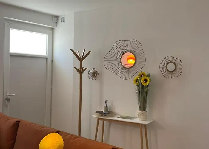 Nouveau! Climatisé à 100m Du Marché- Tendance 70's Surgères